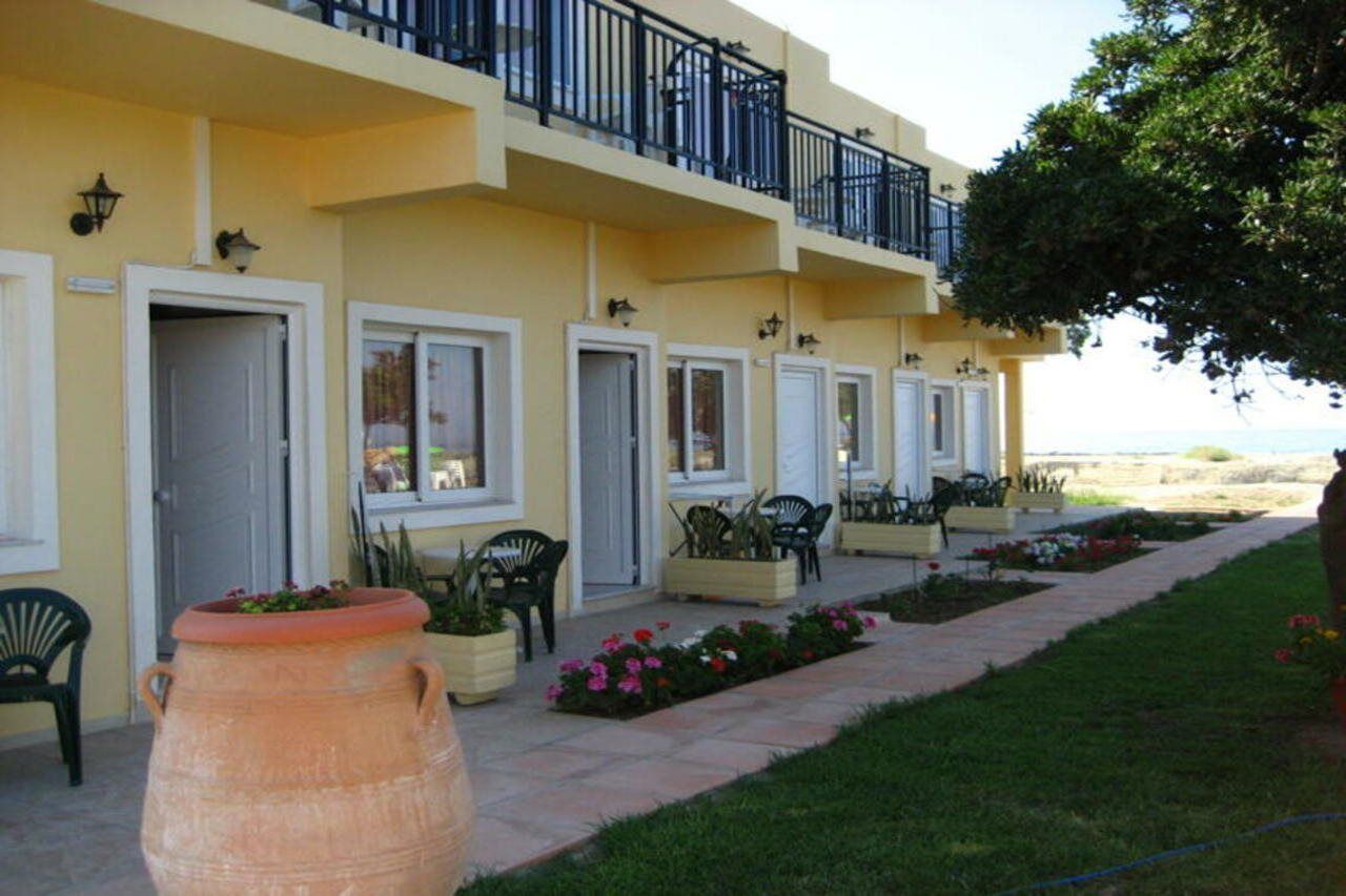 Baladinos Apartments Gerani  Exteriör bild